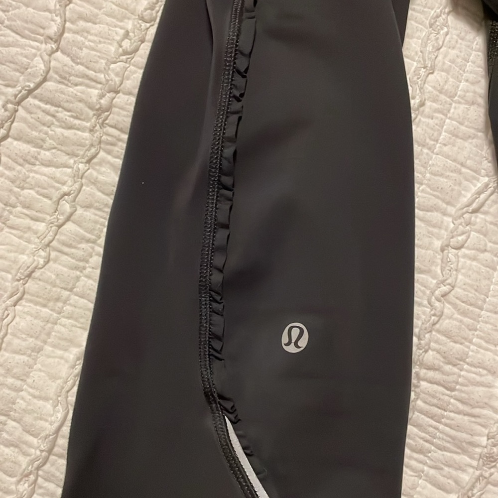 Lululemon Capris-8 - Picture 4 of 10